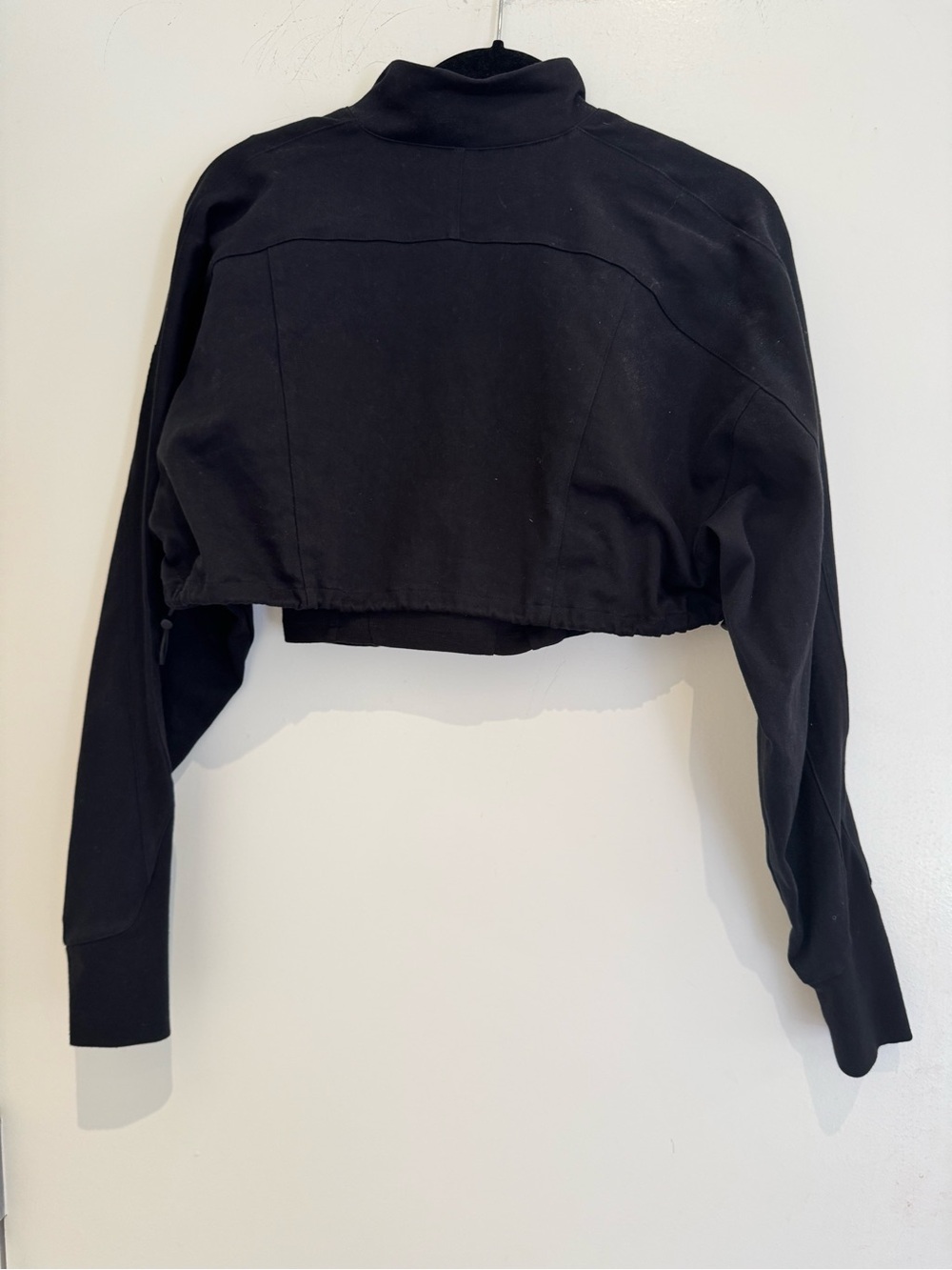 ALO Cropped Black Zip-Up Mock Neck Jacket. Adjustable sides.size S. - Picture 4 of 4